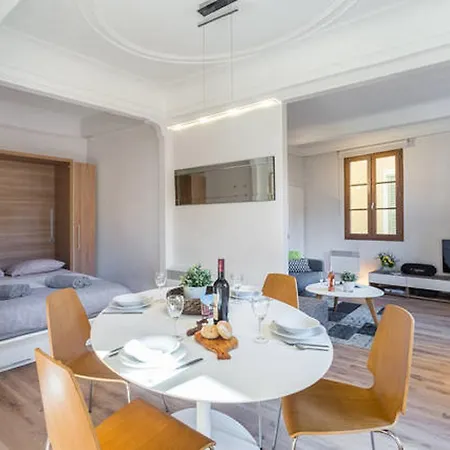Le Rossetti B. - Modern, Long Balcony, Old Town Apartamento *