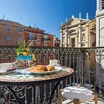 Le Rossetti B. - Modern, Long Balcony, Old Town شقة *