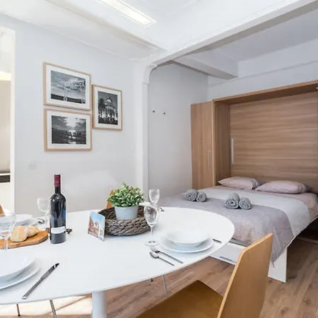 Le Rossetti B. - Modern, Long Balcony, Old Town Apartmán Nice